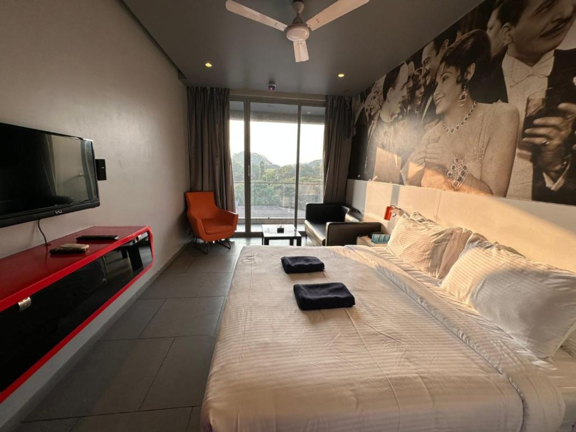Party Suite with Pool View 
