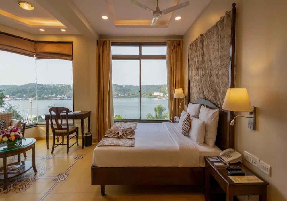 Superior River View Room